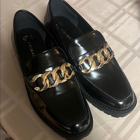 Primark Black shinny chunky Loafers with Gold Chain Size 10 - Picture 1 of 5